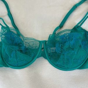 Victoria's Secret Very Sexy Push Up Bra-34D